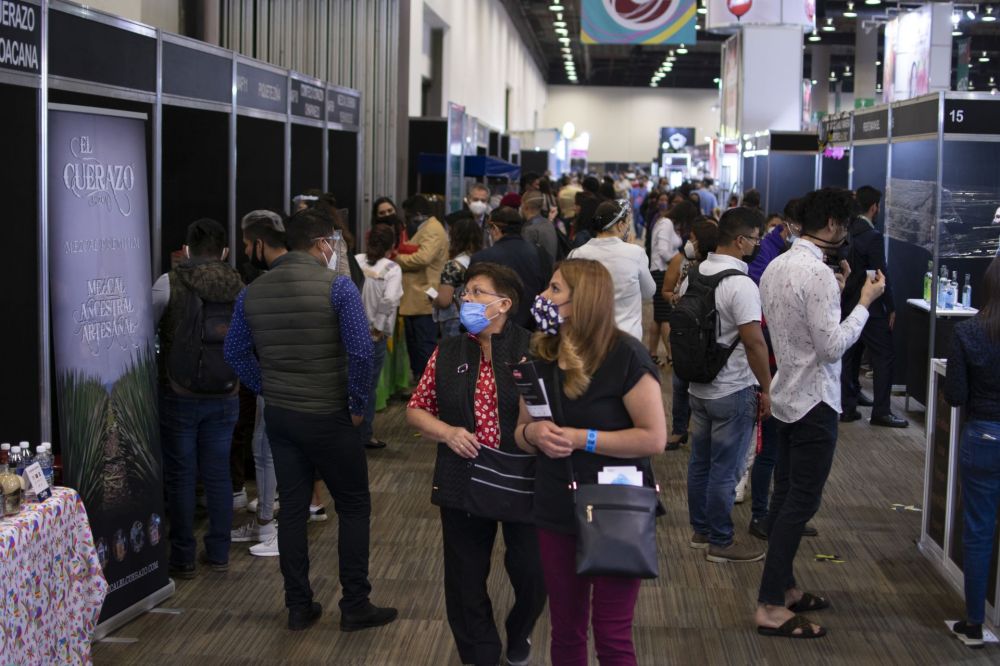 Claudia Valdés, directora de ExpoRestaurantes, conversa en torno a las propuestas de este importante foro que en su próxima edición aborda temas fundamentales como el avance de las dark kitchen y el desarrollo de tecnología para su uso en la industria restaurantera.
