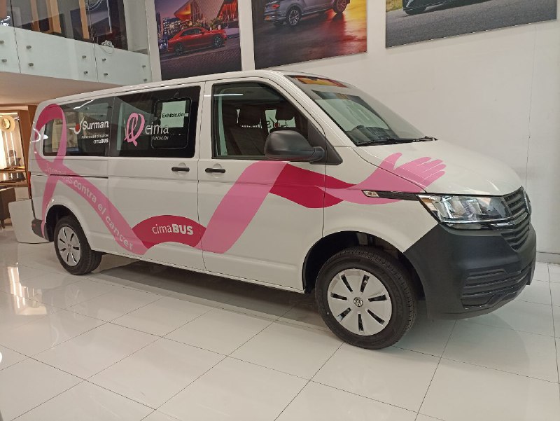 Para seguir apoyando la prevención del cáncer de mama, Grupo Surman, empresa del sector automotriz, hizo el donativo a Fundación Cima de tres vehículos que ayudarán para el traslado desde comunidades rurales a mujeres que necesitan llegar a hospitales y centros de salud, de manera que puedan tener acceso mastrografías.