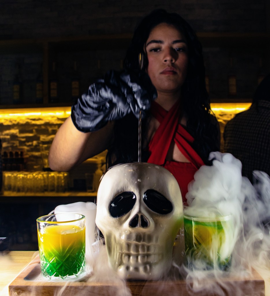 Cobá conjuga la riqueza cultural de México con un ambiente de fiesta, alegría, gratos sabores y una seductora coctelería 