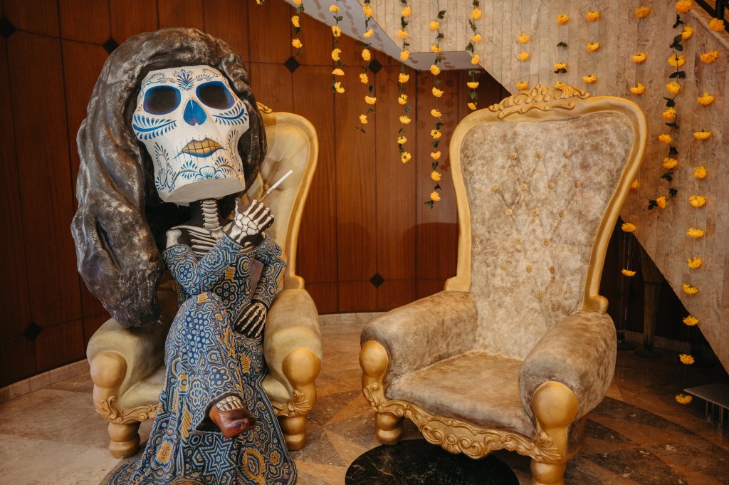 Pasa una ocasión única en el hotel Marquis Reforma disfrutando de la exposición Almas Creativas, del artista mexicano César Menchaca