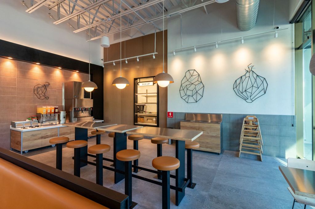 Chipotle Mexican Grill abre en Monterrey su primer restaurante en tierras mexicanas. La apertura oficial será este 16 de julio en Plaza Fiesta San Agustín, en San Pedro Garza García, Nuevo León. 